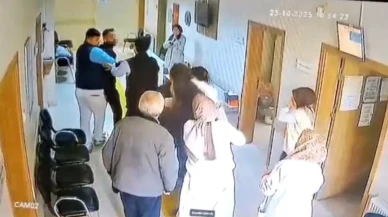 Askerlik muayenesi için geldiği doktorun boğazını sıktı