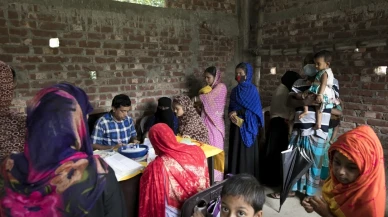 Bangladeş’te 50 milyon çocuk için ücretsiz tifo aşısı kampanyası başlatıldı