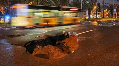 İstanbul’da sağanak yağış etkili oldu: Vatan Caddesi’nde çukur oluştu, bodrum katları su bastı