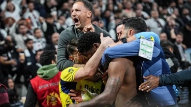 Fenerbahçe derbide geri döndü! Tedesco ve futbolculardan büyük sevinç