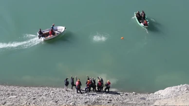 Van'da otomobil baraj gölüne yuvarlandı: İki kişinin cesedine ulaşıldı