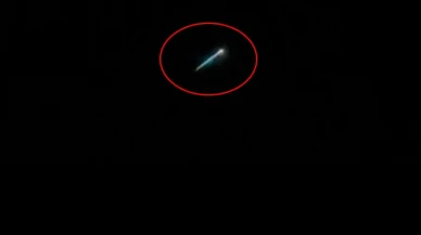 Küçükçekmece semalarında gizemli ışık! Görenler cep telefonuna sarıldı