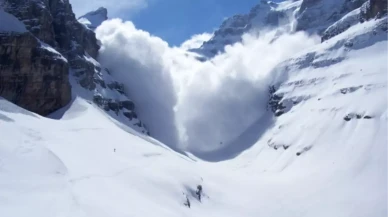 Alp Dağları’nda çığ felaketi: 5 kayakçı hayatını kaybetti