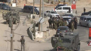 İsrail askerlerinden Batı Şeria'da gözaltı baskınları: 15 Filistinli tutuklandı