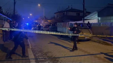 Fatih'te baba ile oğlu evlerinde ölü bulundu