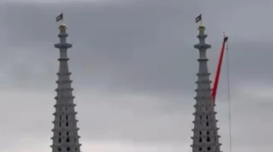 Viyana’daki Votiv Kilisesi'ne asılan Filistin bayrakları 3 gün sonra kaldırıldı