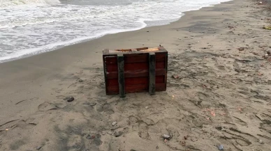 Samsun Sahili'nde gizemli sandık alarmı: Rusça yazılar dikkat çekti