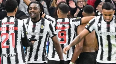 80 bin nüfuslu küçük kasabadan büyük zafer: St. Mirren şampiyon oldu