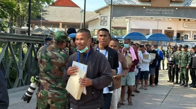 Sınırda gerilim azaldı: Tayland, gözaltındaki 18 Kamboçyalı askeri iade etti