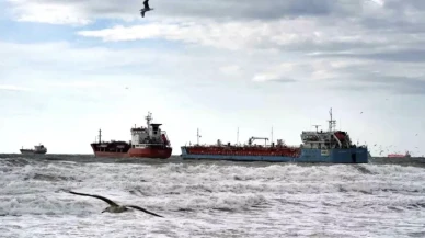 Küçükçekmece açıklarında lodos tehlikesi: Azerbaycan bandıralı gemi kurtarıldı