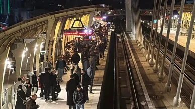 İstanbul'da metro arızası: Elektrik hattında kıvılcım çıktı