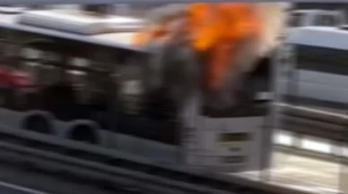 Bakırköy’de Metrobüste Yangın Paniği: Yolcular Tahliye Edildi, Seferler Aksadı