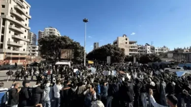 Suriye’de Baas yanlıları sokağa indi: Güvenlik güçlerine saldırıda 3 ölü, 60’tan fazla yaralı