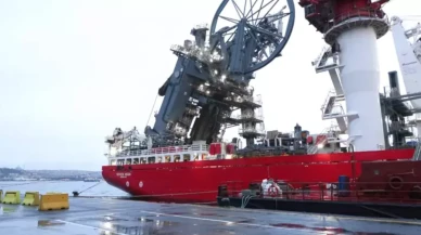 Sakarya gaz sahasında çalışacak olan gemi Sarayburnu'nda