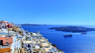 Ege Denizi'ndeki Santorini adası her an sulara gömülebilir