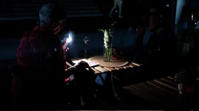 İspanya ve Portekiz'deki elektrik kesintisinin gerçek sebebi ne? Kenara pil ve mum koyun