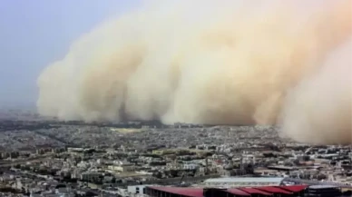 İran'da kum fırtınası nedeniyle eğitime ara verildi