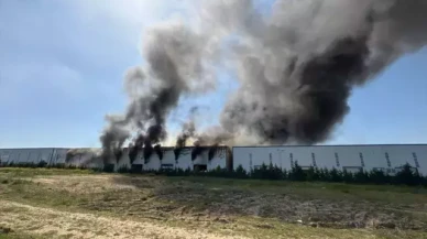 Kauçuk fabrikasında yangın, patlama sesleri duyuldu