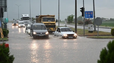 Meteoroloji kuvvetli sağanak beklenen illeri açıkladı, ani sel riskine karşı uyardı