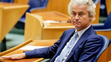 Hollanda'da hükümet düştü