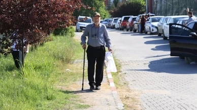 En yaşlı aday "Filozof hurdacı" bastonuyla YKS'ye girdi