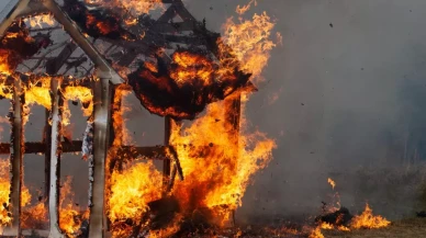 Büyücülük yapan 5 köylüyü yakarak öldürdüler