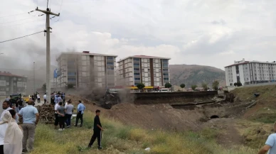 Bitlis'te patlayan doğalgaz borusu paniğe neden oldu!