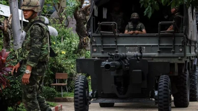 Tayland ile Kamboçya arasında çatışmalar şiddetlendi