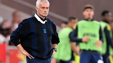 Jose Mourinho'nun Benfica-Fenerbahçe maçında giydiği kazak fiyatıyla gündemde