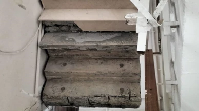 Apartmanın merdivenleri çöktü, 20 kişiyi itfaiye kurtardı