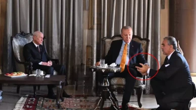 Programda ilginç anlar: MHP Lideri Bahçeli, Cumhurbaşkanı Erdoğan'a 2 eser dinletti