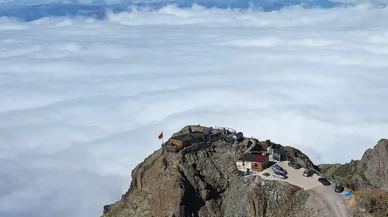 Bayburt'ta uçurumdaki mescit görenleri şaşkına çeviriyor