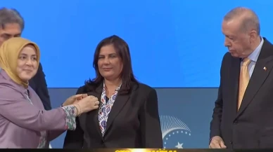 AK Parti'ye katılan Özlem Çerçioğlu: Alnım ak başım dik