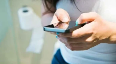 Cep telefonu ile tuvalete gidenler dikkat! Uzman isim üstüne basa basa uyardı