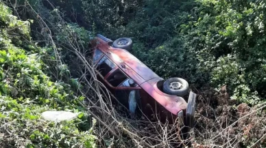 Sapanca’da otomobil şarampole devrildi: 5 Kişi yaralandı