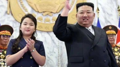 Kim Jong Un halefi olması beklenen kızını dünyaya tanıttı