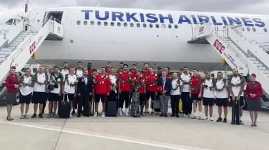 Avrupa İkincisi 12 Dev Adam yurda döndü