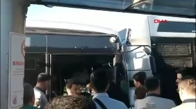 Son dakika: Kadıköy'de 2 metrobüs çarpıştı