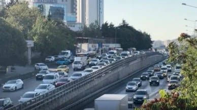 İstanbul'da trafik çilesi! Yoğunluk sebebiyle sürücüler güçlük çekti...