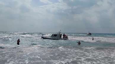 Hatay'da kahreden ölüm: Denize giren 2 kardeşten biri boğuldu