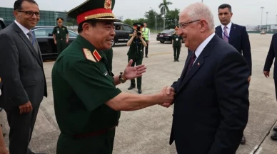 Milli Savunma Bakanı Yaşar Güler, Vietnam’da