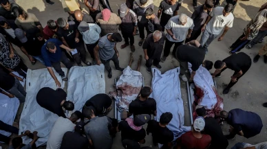 İsrail’in Gazze’ye saldırılarında 74 Filistinli hayatını kaybetti