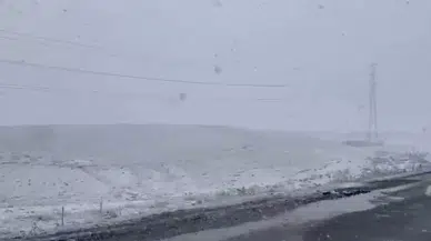 Türkiye'nin en kurak ilçesine lapa lapa kar yağdı