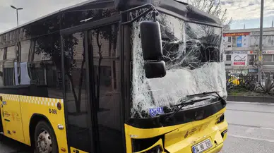 Fatih'te korku dolu anlar! Durağa yanaşan 3 İETT otobüsü kaza yaptı