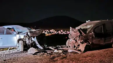 Diyarbakır’da iki araç çarpıştı: 5 ölü, 2 yaralı