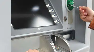 Para çekemeyince balyozla ATM’yi parçaladı: Şüpheli gözaltında