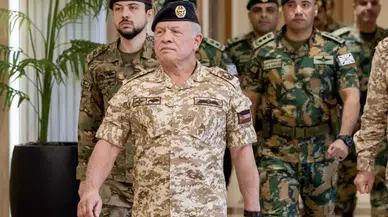 Ürdün Kralı 2. Abdullah askeri üniformayı giydi