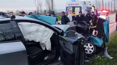 Sakarya’da iki araç kafa kafaya çarpıştı: 1 ölü, 1 yaralı