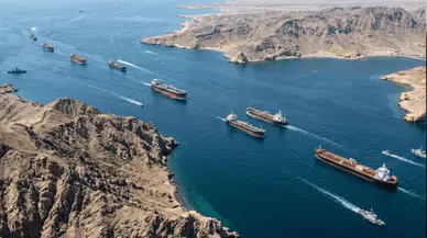 İran, Hürmüz Boğazı'nı tek bir şartla açacağını duyurdu