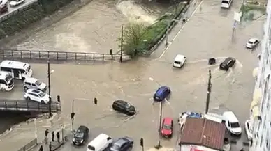 Adana'da 30 Mart'ta yarın okullar tatil mi? Yağmur sonrası veliler yanıt arıyor